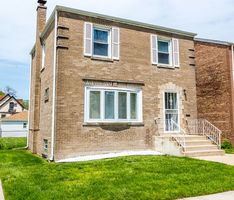 Pre-foreclosure in  E 87TH PL Chicago, IL 60619