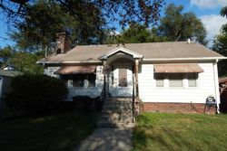 Pre-foreclosure in  E 21ST ST Des Moines, IA 50317