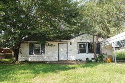Pre-foreclosure in  S MEADOWVIEW AVE Wichita, KS 67216