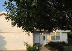 Pre-foreclosure in  SW HIDDEN VALLEY DR Topeka, KS 66615