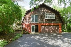 Pre-foreclosure in  HEATH WAY Barrington, IL 60010