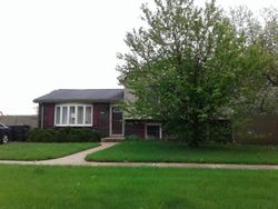 Pre-foreclosure in  DICKEY AVE North Chicago, IL 60064