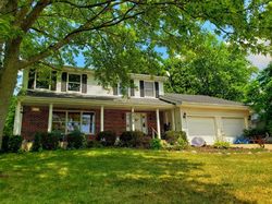 Pre-foreclosure Listing in FOUR SEASONS PKWY CROWN POINT, IN 46307