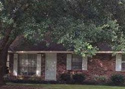 Pre-foreclosure in  STARLITE DR Denham Springs, LA 70726