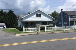 Pre-foreclosure Listing in MAIN ST DURYEA, PA 18642
