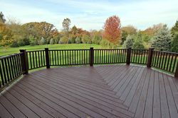 Pre-foreclosure in  BULL VALLEY DR Woodstock, IL 60098