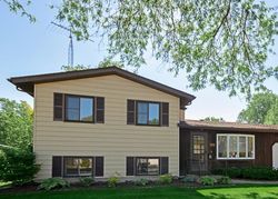  N Millstream Dr, Mchenry IL