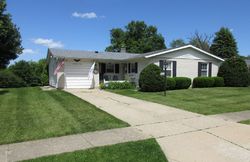 Pre-foreclosure in  SUSSEX DR Mchenry, IL 60050