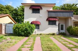  Nw 1st Ln, Miami FL