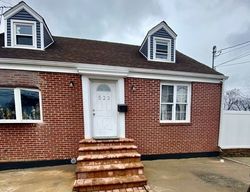Pre-foreclosure Listing in OAK ST COPIAGUE, NY 11726