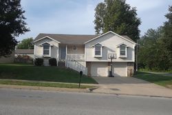 Pre-foreclosure in  HOLT DR Liberty, MO 64068