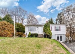 Pre-foreclosure in  BELLEVIEW TER Ansonia, CT 06401