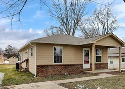 Pre-foreclosure Listing in S WEST ST BARGERSVILLE, IN 46106