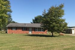 Pre-foreclosure in  WATERVILLE SWANTON RD Whitehouse, OH 43571
