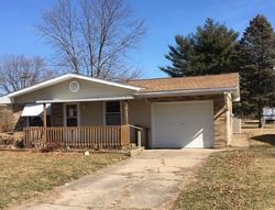 Pre-foreclosure Listing in N 12TH AVE CANTON, IL 61520