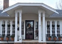 Pre-foreclosure in  PARK AVE Pekin, IL 61554