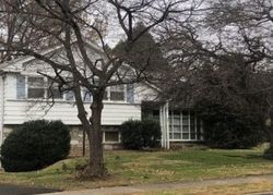 Pre-foreclosure in  PARKVIEW RD Cheltenham, PA 19012