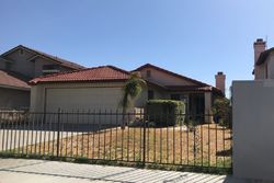 Pre-foreclosure Listing in GLENVIEW DR PERRIS, CA 92571