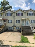 Pre-foreclosure in  TARGEE ST Staten Island, NY 10304