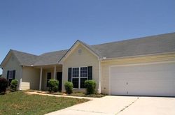 Pre-foreclosure in  QUEENS DR Winder, GA 30680