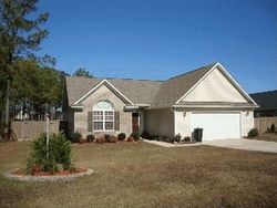Pre-foreclosure Listing in GALLBERRY FARMS RD HOPE MILLS, NC 28348