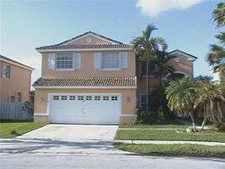 Pre-foreclosure in  NW 10TH ST Hollywood, FL 33029