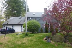 Pre-foreclosure Listing in RESERVOIR RD LUNENBURG, MA 01462