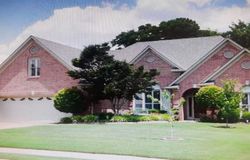 Pre-foreclosure in  CEDAR HOLLOW DR Cordova, TN 38016