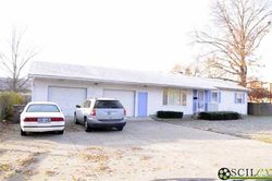 Pre-foreclosure in  25TH ST Columbus, IN 47203
