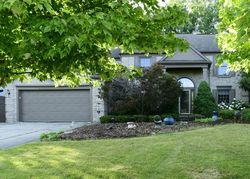  Cherry Blossom Cir, West Bloomfield MI