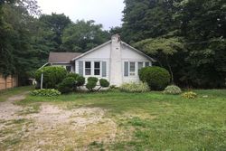 Pre-foreclosure Listing in WAVERLY AVE HOLTSVILLE, NY 11742