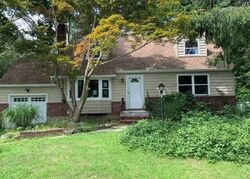 Pre-foreclosure in  RUBY LN Huntington Station, NY 11746