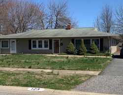 Pre-foreclosure in  KENMAR DR Newark, DE 19713