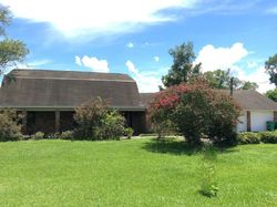 Pre-foreclosure in  EAGLE DR Raceland, LA 70394