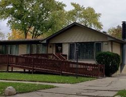 Pre-foreclosure in  N ROBERTS DR Glenwood, IL 60425