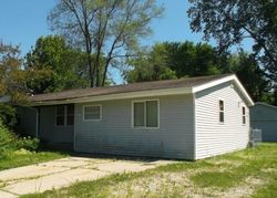 Pre-foreclosure in  ROLLING RIDGE LN Lake Villa, IL 60046