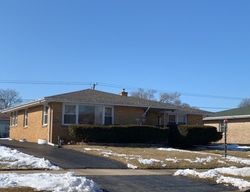 Pre-foreclosure in  N JACKSON ST Waukegan, IL 60087