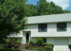 Pre-foreclosure Listing in HILLYER DR ENFIELD, CT 06082