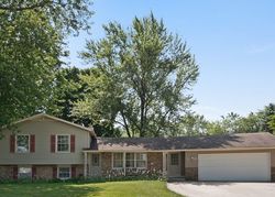 Pre-foreclosure Listing in PARKWAY DR WINFIELD, IL 60190