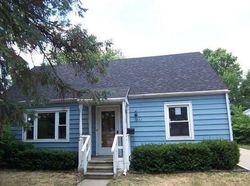 Pre-foreclosure in  SUMMIT AVE Waukesha, WI 53188