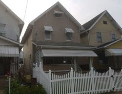 Pre-foreclosure Listing in CONSTITUTION BLVD NEW KENSINGTON, PA 15068