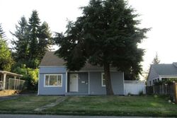 Pre-foreclosure in  69TH AVE S Seattle, WA 98178