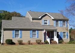 Pre-foreclosure Listing in WINTERBERRY LN SMITHFIELD, VA 23430
