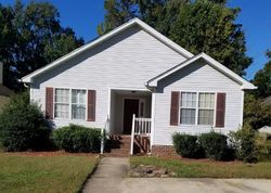Pre-foreclosure in  ABINGDON CIR Suffolk, VA 23434
