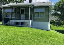 Pre-foreclosure Listing in OLYMPIA ST BELLEVILLE, IL 62223