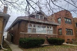 Pre-foreclosure in  N WHIPPLE ST Chicago, IL 60618