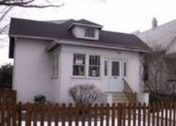 Pre-foreclosure in  W MORSE AVE Chicago, IL 60645