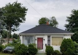 Pre-foreclosure in  BELLEVUE AVE Warwick, RI 02888