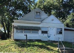 Pre-foreclosure in  CHERRY LN New Castle, DE 19720