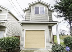 Pre-foreclosure in  NE 94TH AVE Portland, OR 97220